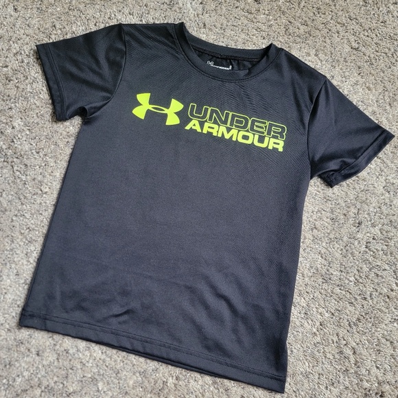 Under Armour boys top in size 6 - Picture 1 of 3